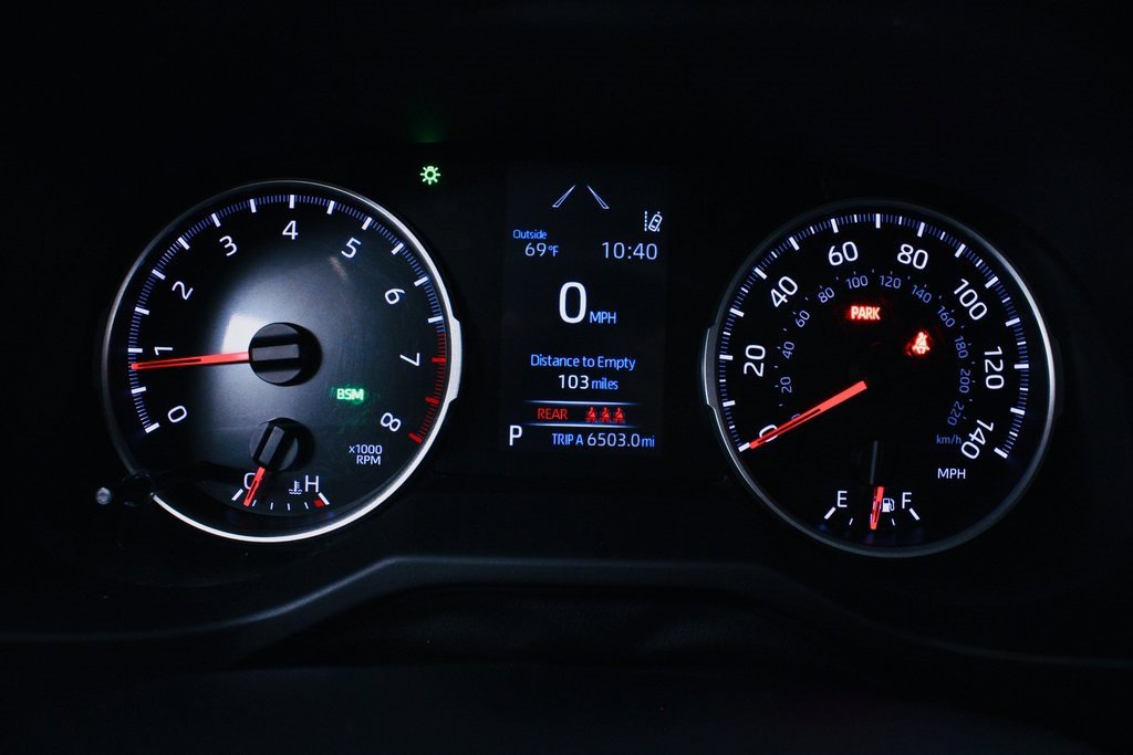 Used 2021 Toyota RAV4 XLE image 14