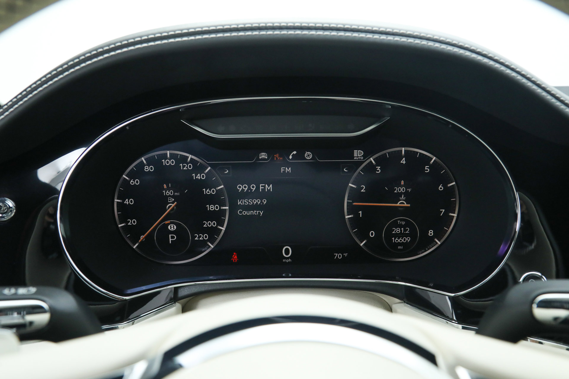 Used 2021 Bentley Continental GT V8 image 25