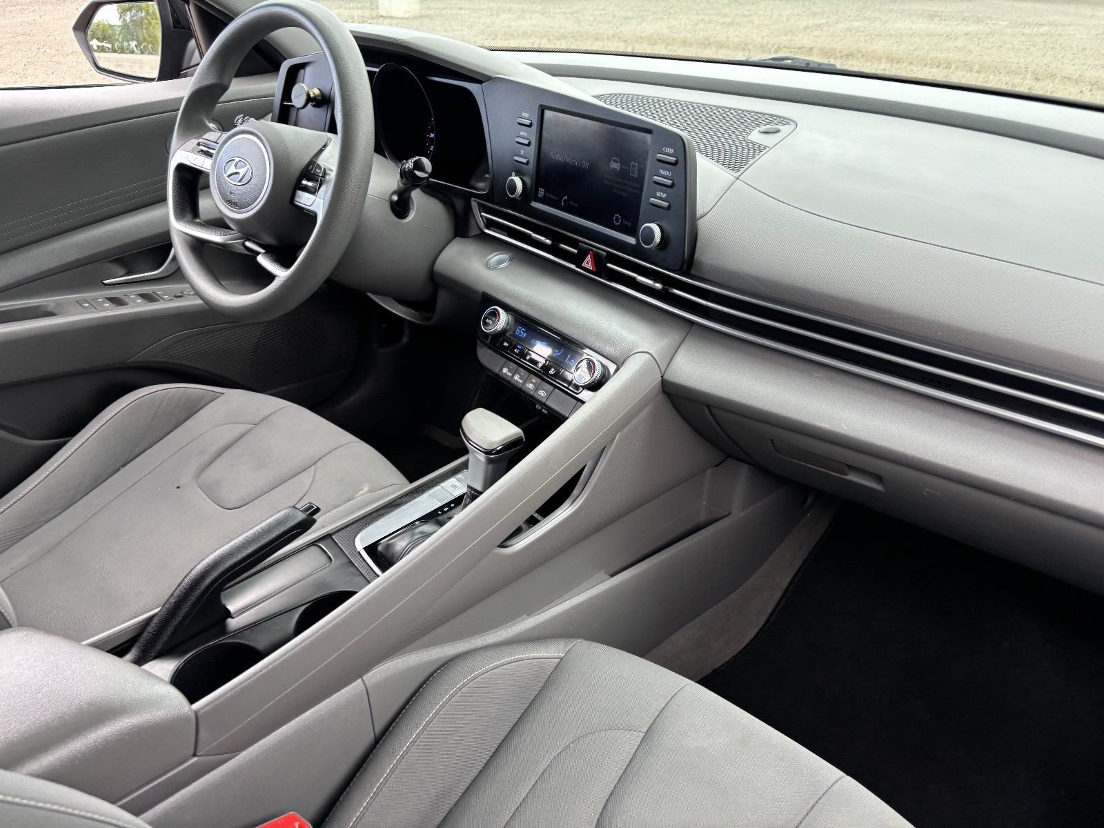 Used 2023 Hyundai Elantra SEL w/ Cargo Package FWD image 13