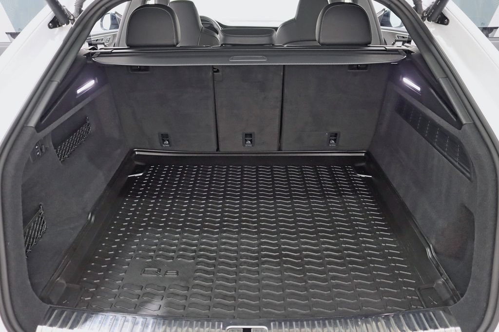 Used 2022 Audi SQ8 Prestige w/ Prestige Package AWD/4WD image 40