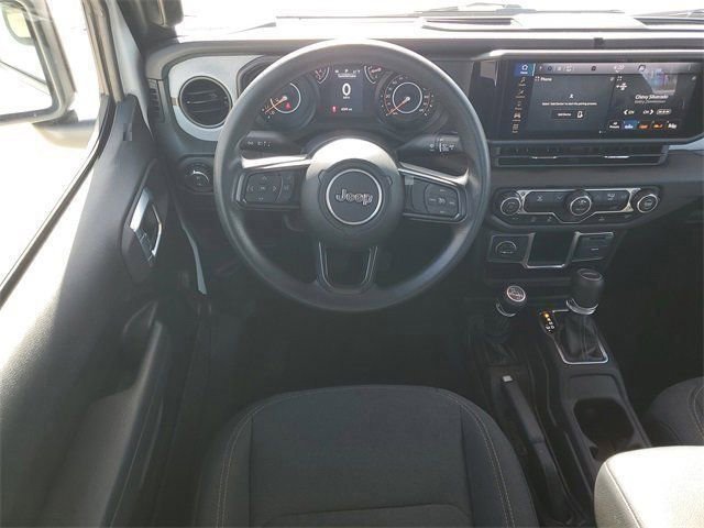 Used 2024 Jeep Gladiator Sport image 32