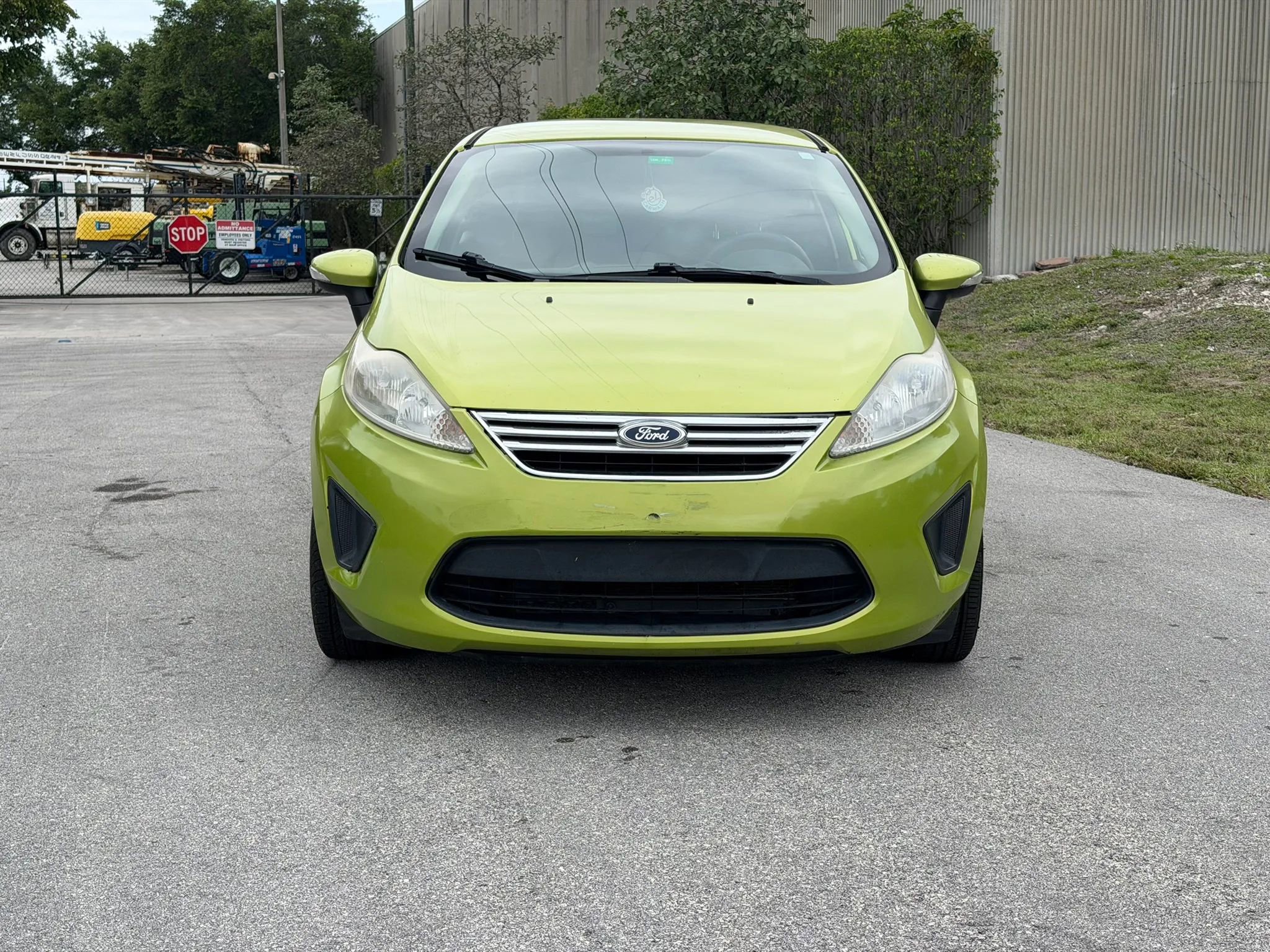 Used 2013 Ford Fiesta SE image 3