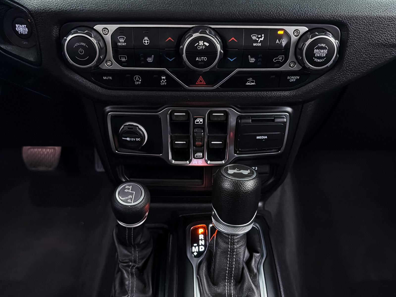 Used 2024 Jeep Wrangler Unlimited Sport AWD/4WD image 21