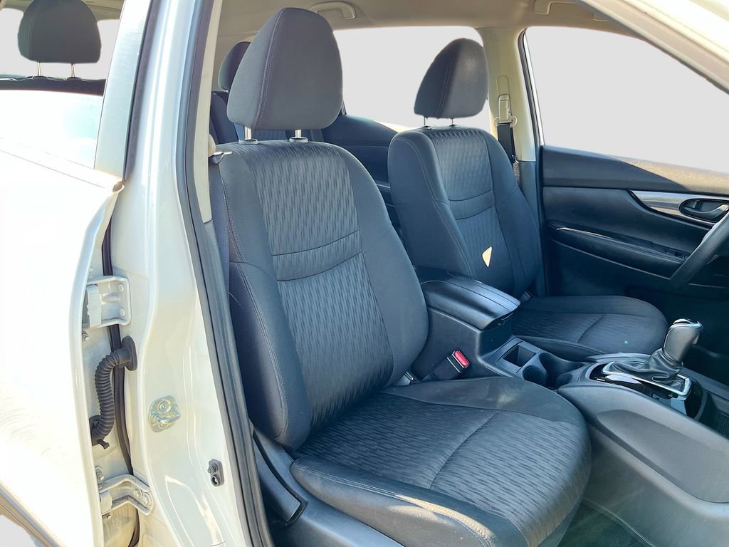 Used 2020 Nissan Rogue S image 25