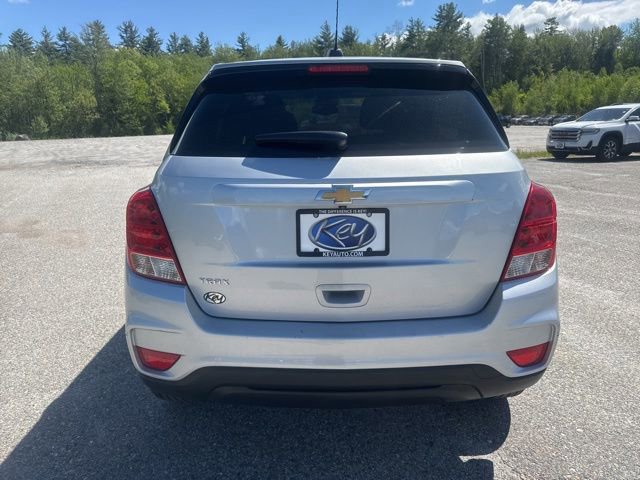 Used 2020 Chevrolet Trax LS w/ Tint and Cruise Package FWD image 5