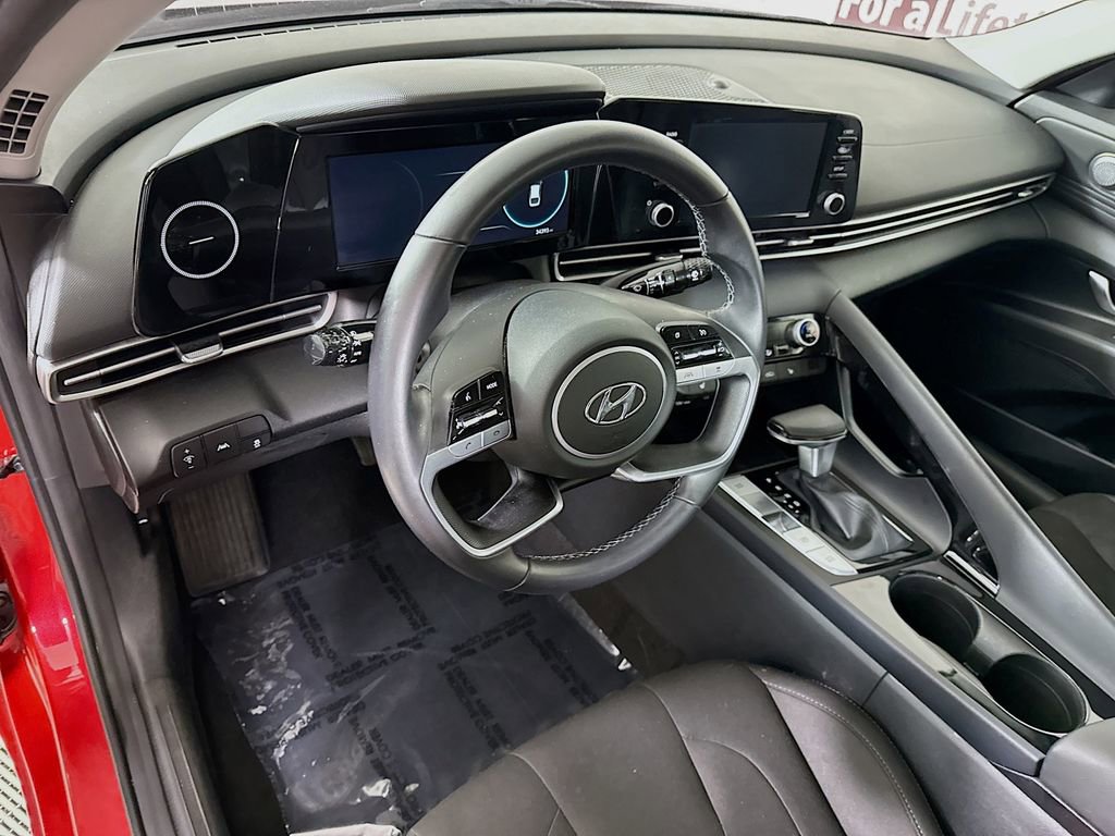Certified 2022 Hyundai Elantra SEL w/ Convenience + Premium Package FWD image 19