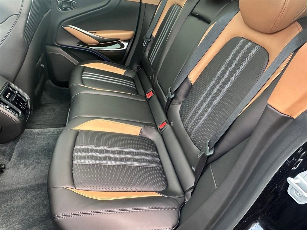 New 2026 Aston Martin DBX 707 image 26