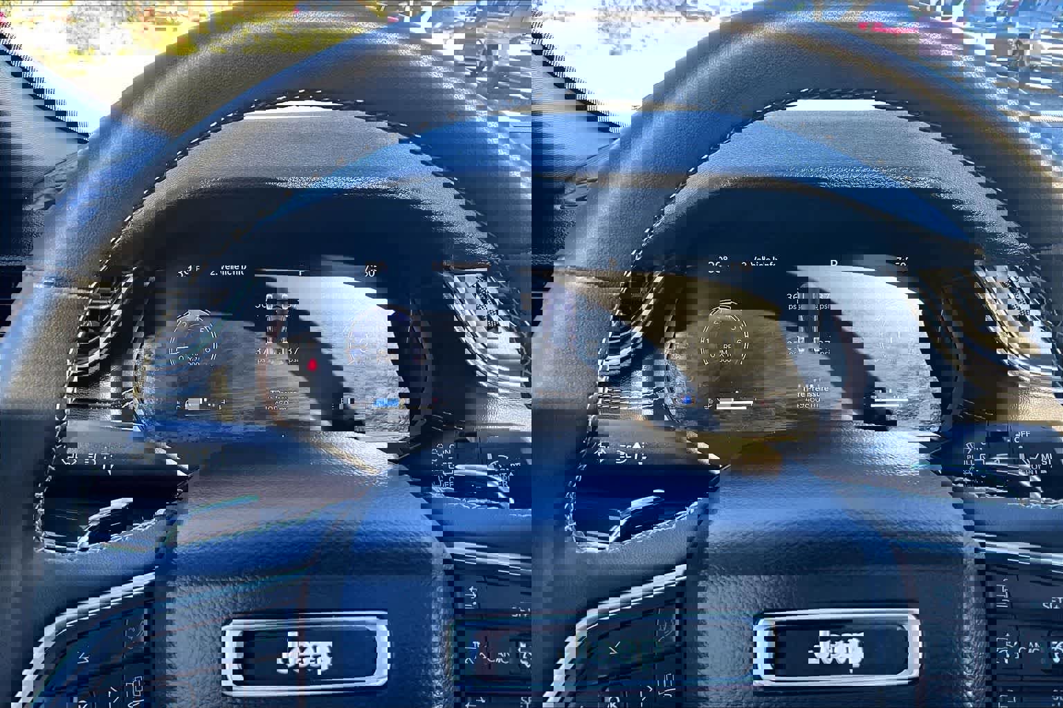 Used 2023 Jeep Grand Cherokee Altitude image 18