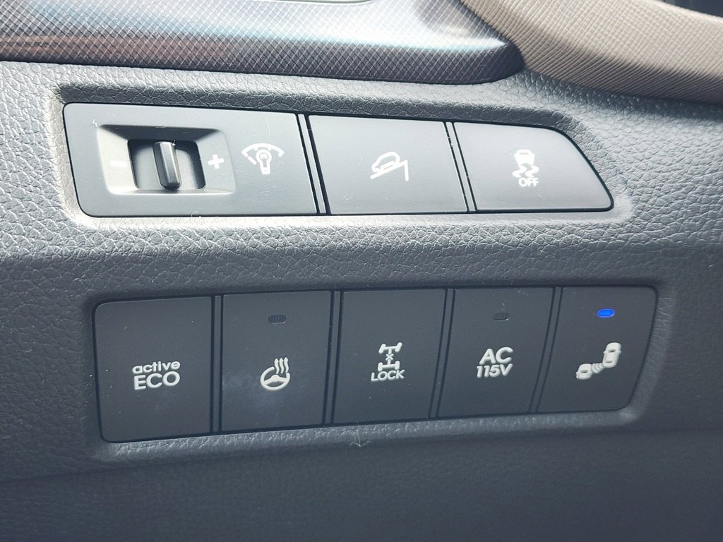 Used 2016 Hyundai Santa Fe SE w/ Option Group 03 image 22