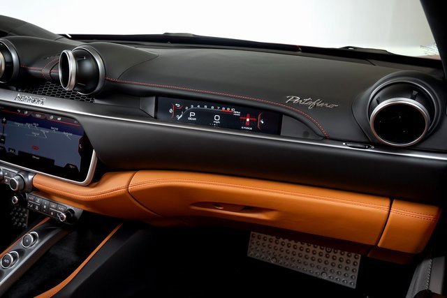 Used 2019 Ferrari Portofino image 51