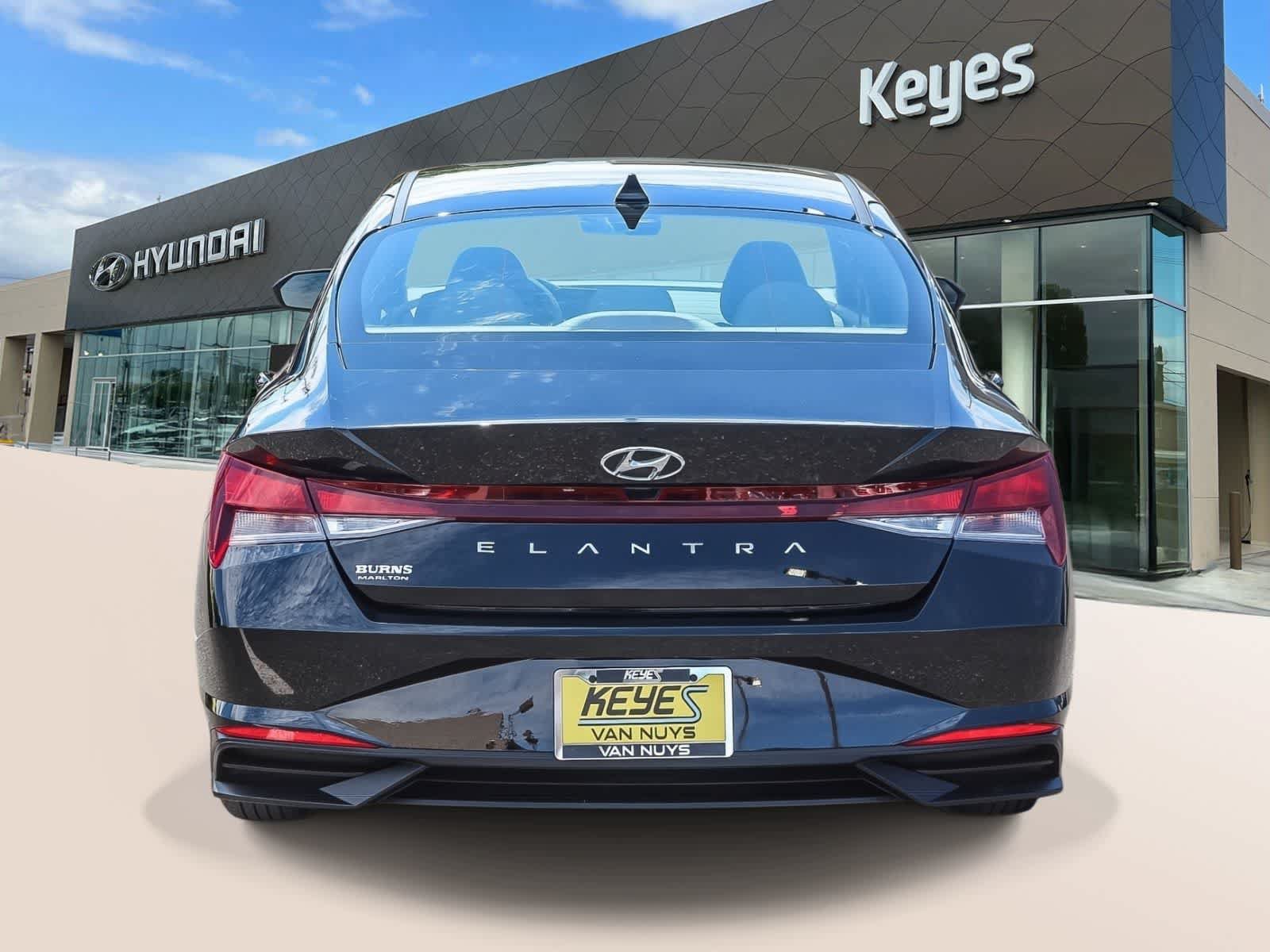 Certified 2023 Hyundai Elantra SE FWD image 6