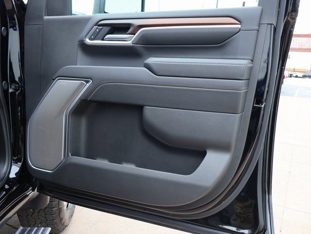 Certified 2025 GMC Sierra 3500 Denali w/ Denali Reserve Package AWD/4WD image 11