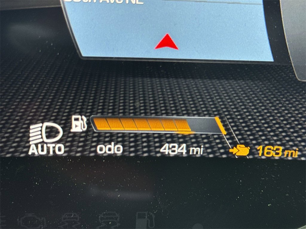 Used 2025 Ferrari Roma Spider image 15