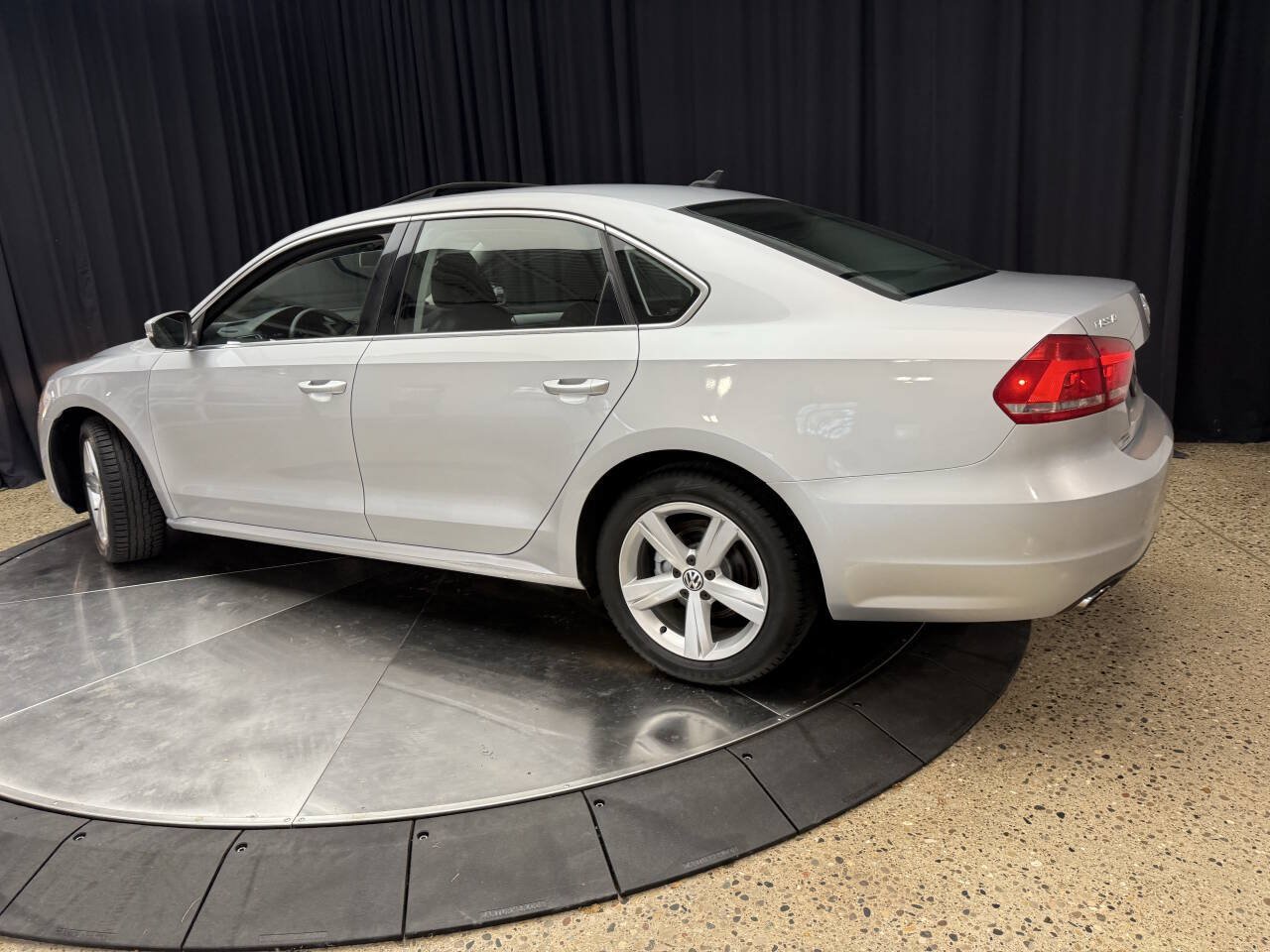 Used 2013 Volkswagen Passat 2.5 SE FWD image 5