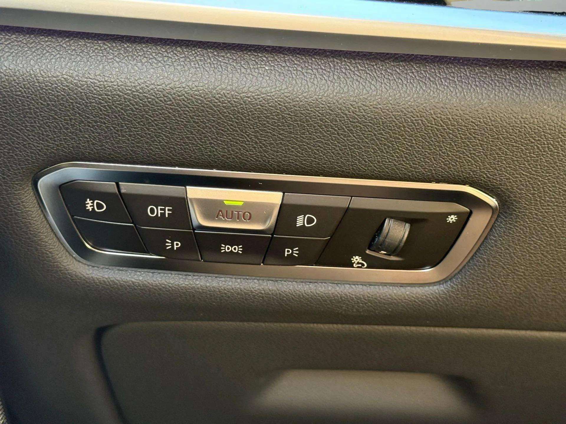 Used 2022 BMW X7 M50i image 53