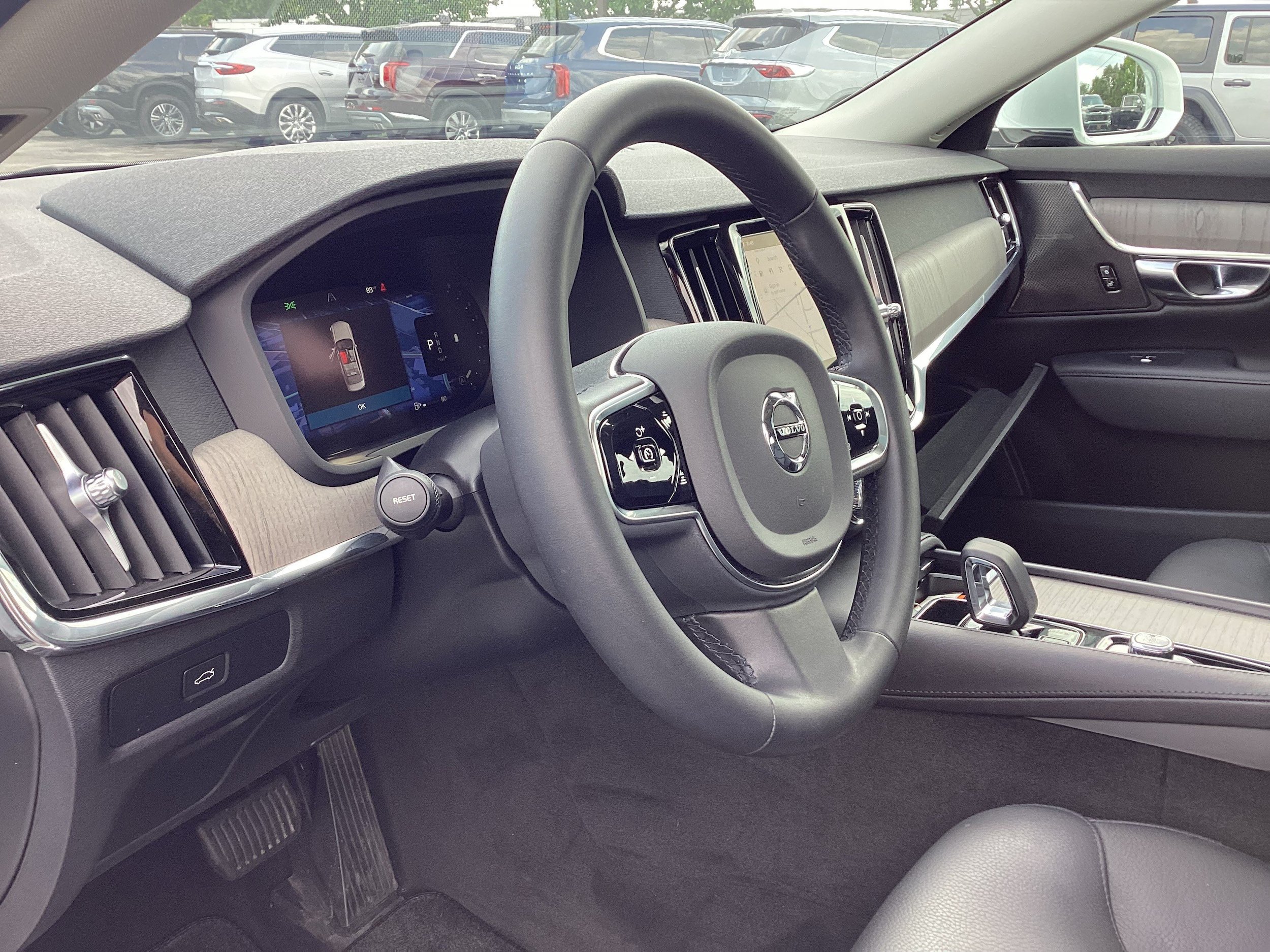 Used 2023 Volvo S90 B6 Plus AWD/4WD image 11