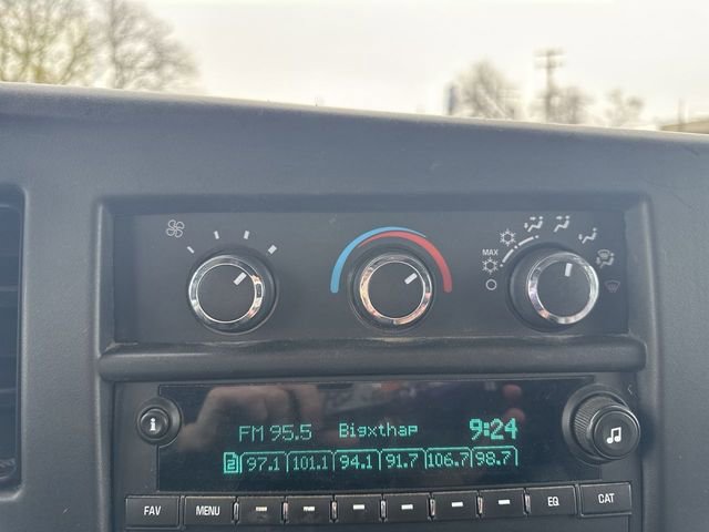 Used 2016 Chevrolet Express 3500 Work Van image 21