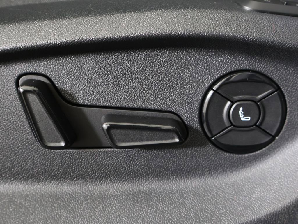 Used 2026 Volkswagen Tiguan SEL R-Line AWD/4WD image 40