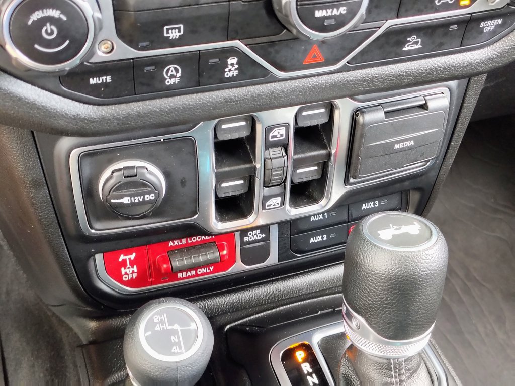Used 2025 Jeep Wrangler Unlimited Sport AWD/4WD image 33