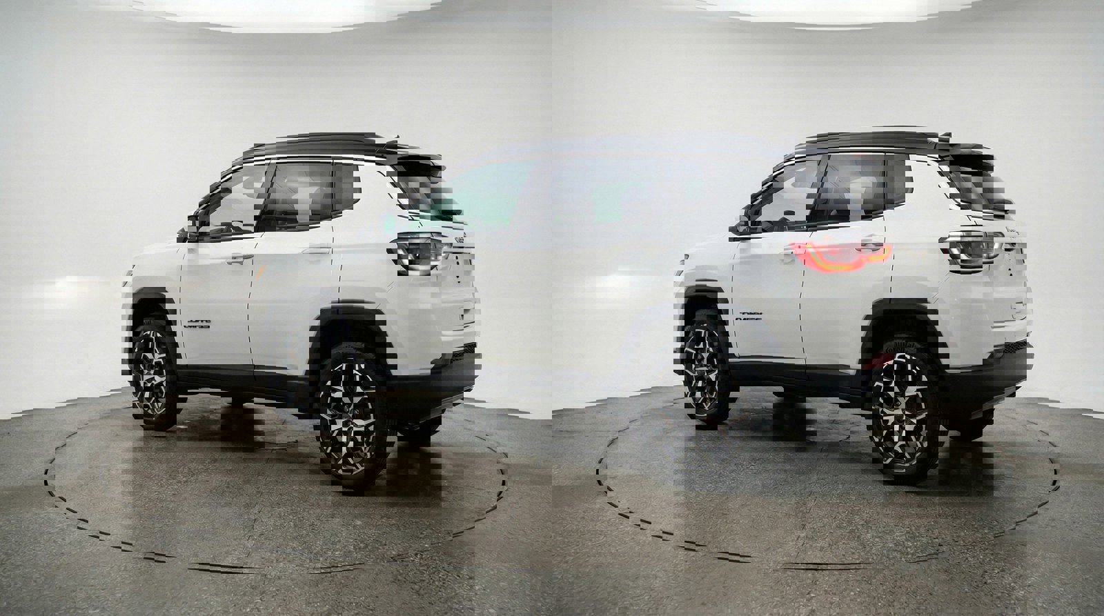 Used 2025 Jeep Compass Limited image 5