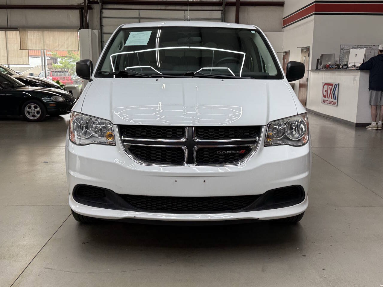 Used 2015 Dodge Grand Caravan SE w/ Quick Order Package 29E SE FWD image 6