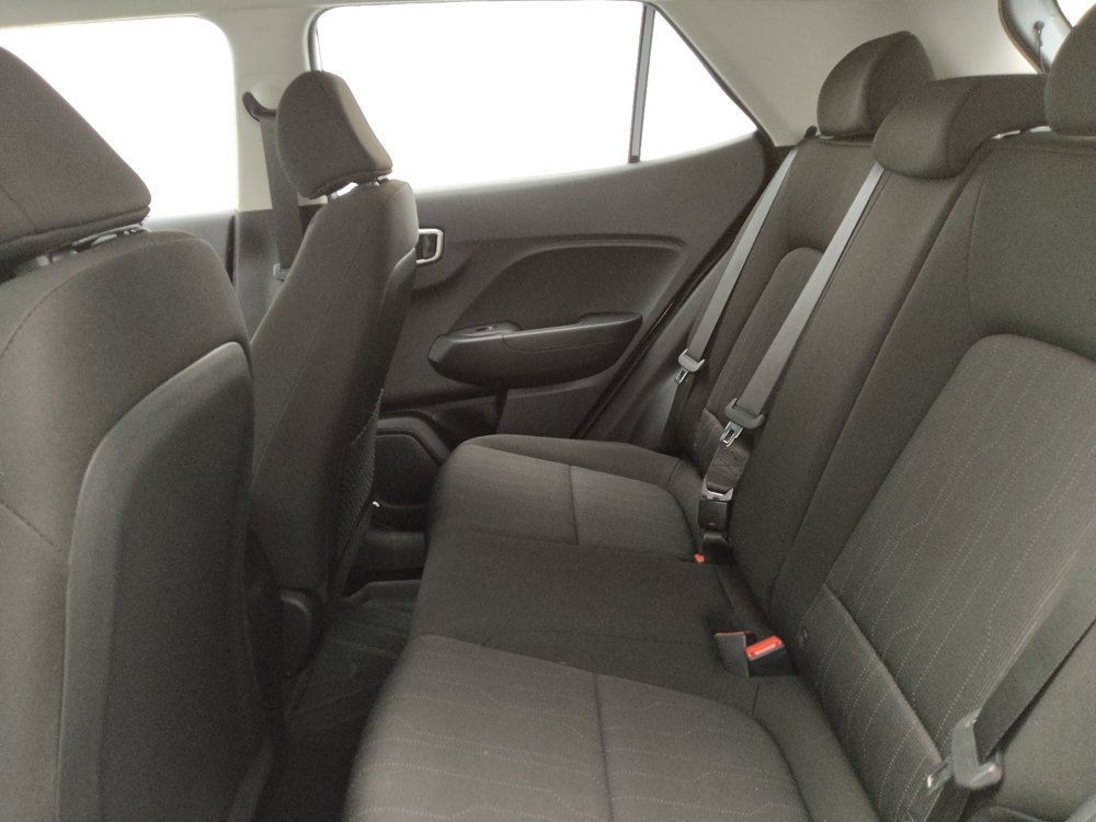 Used 2025 Hyundai Venue SE FWD image 18