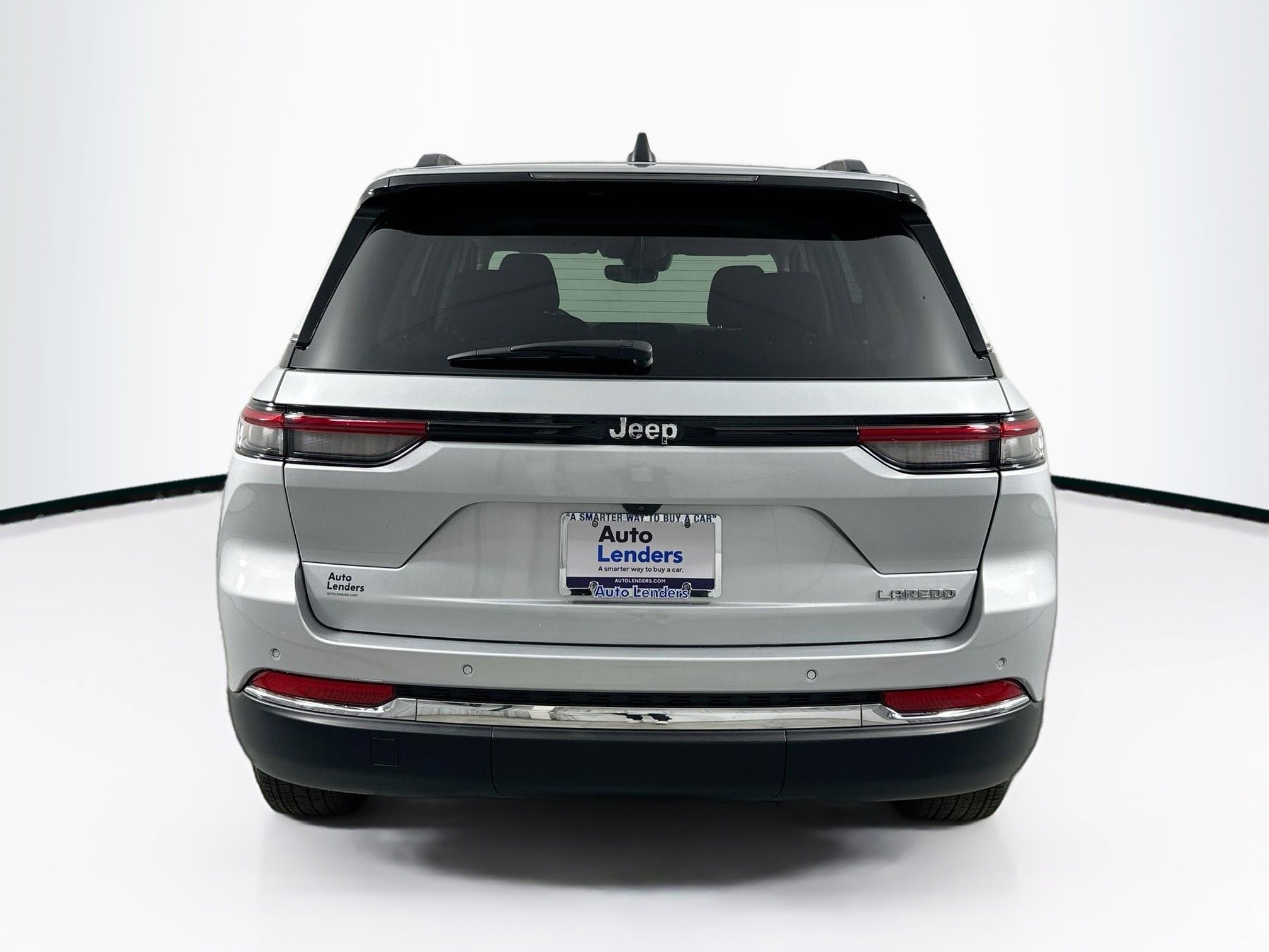 Used 2024 Jeep Grand Cherokee Laredo X image 6