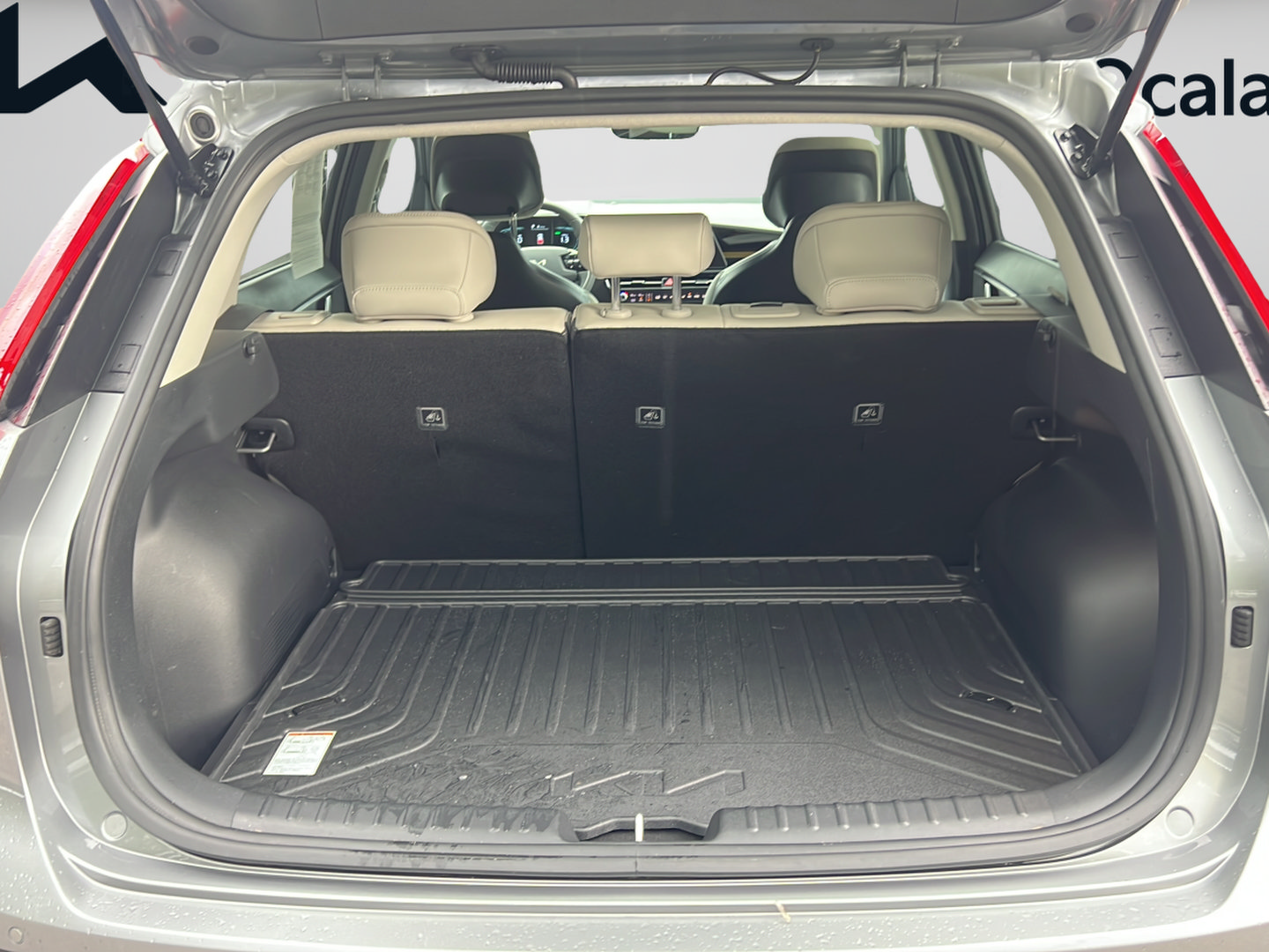 Used 2024 Kia Niro EX FWD image 9