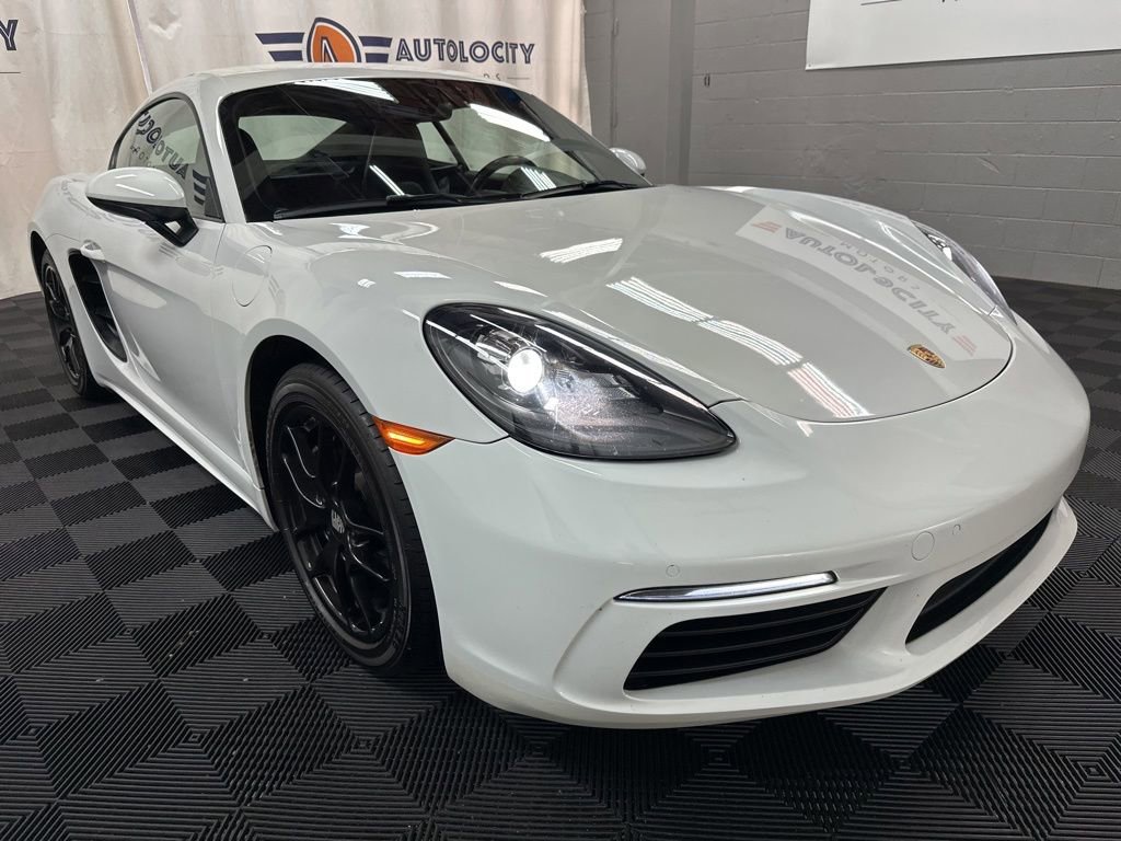 Used 2019 Porsche 718 Cayman RWD image 2