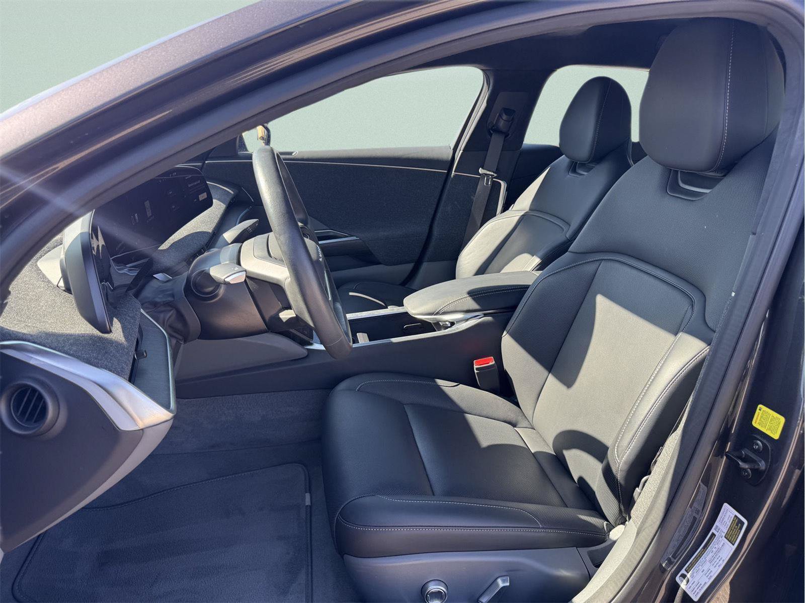 Used 2024 Lucid Air Touring AWD/4WD image 9