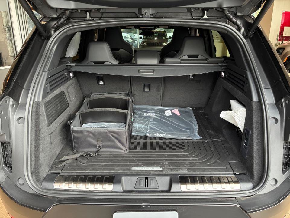 New 2026 Land Rover Range Rover Sport SV AWD/4WD image 11