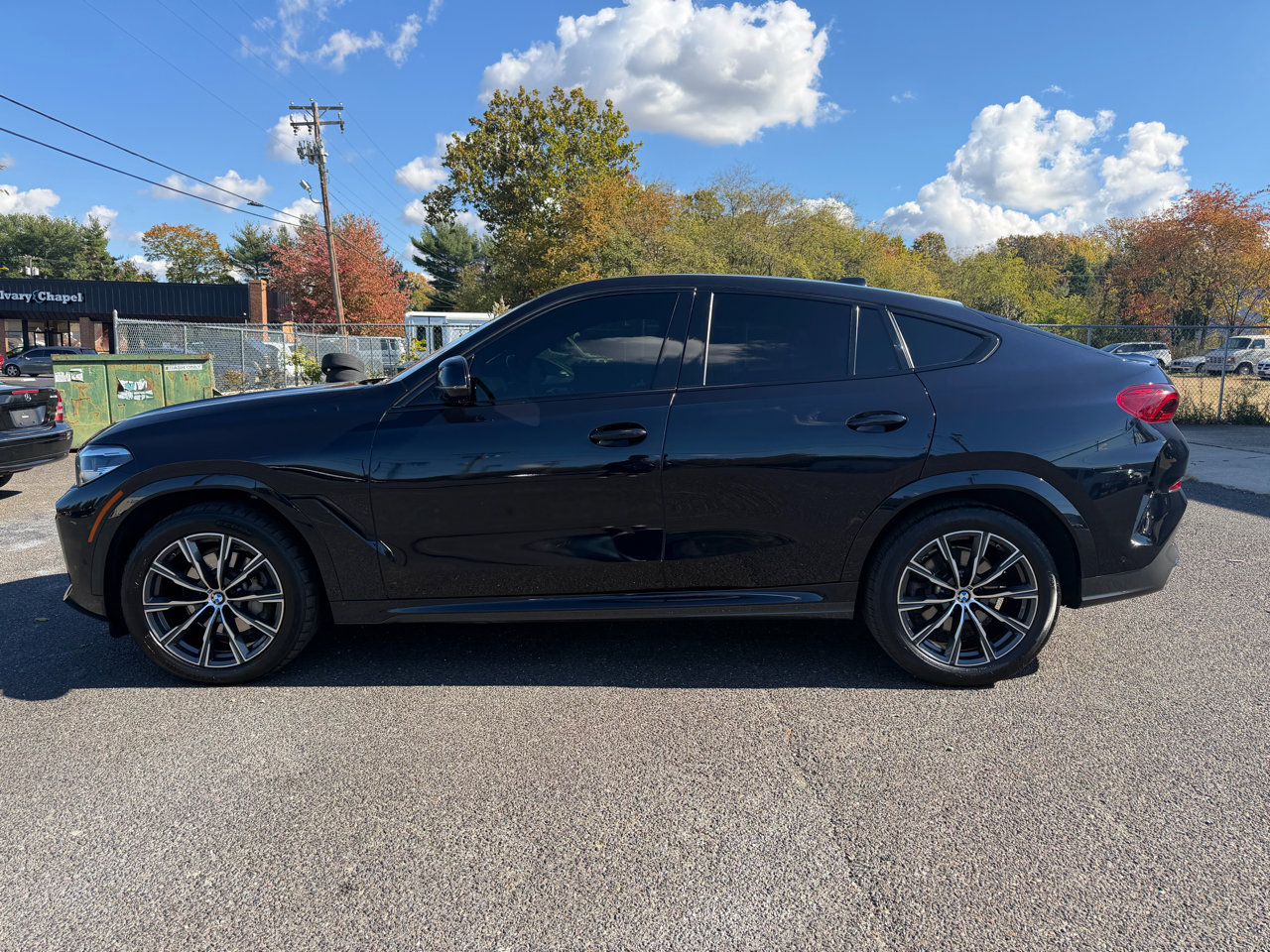 Used 2021 BMW X6 xDrive40i w/ Premium Essential Package image 8