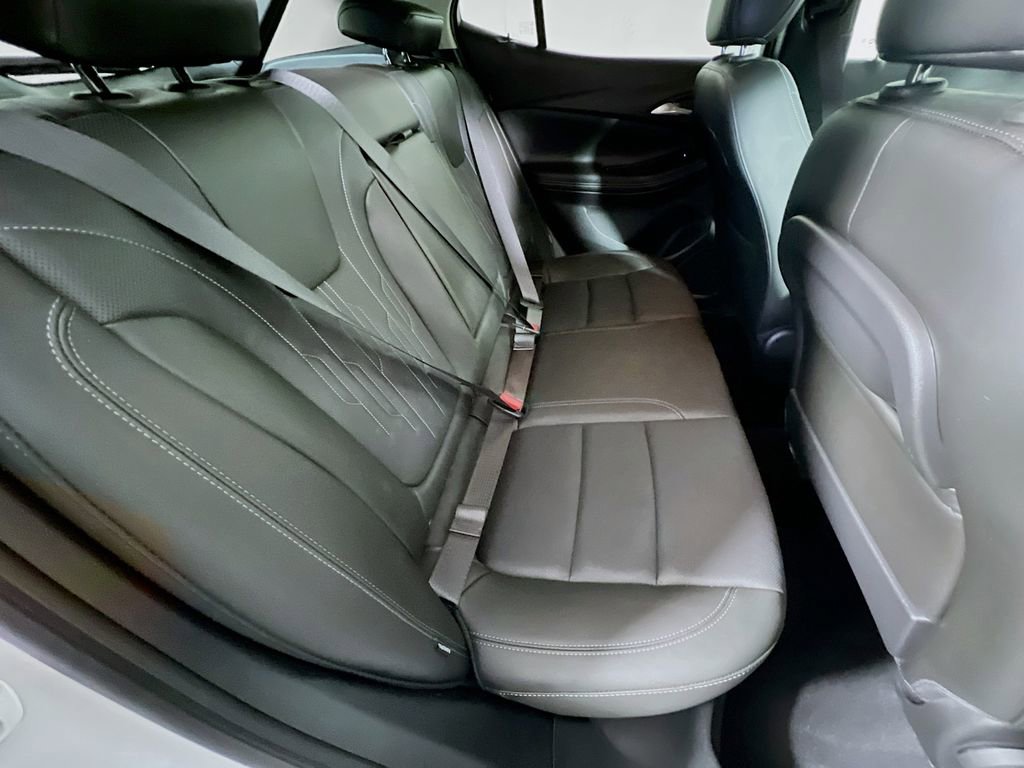Used 2025 Buick Encore GX Avenir w/ Avenir Technology Package image 24