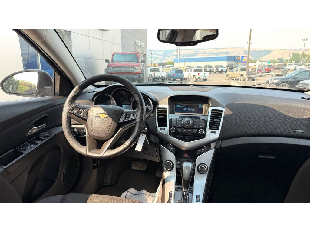 Used 2015 Chevrolet Cruze LT FWD image 11