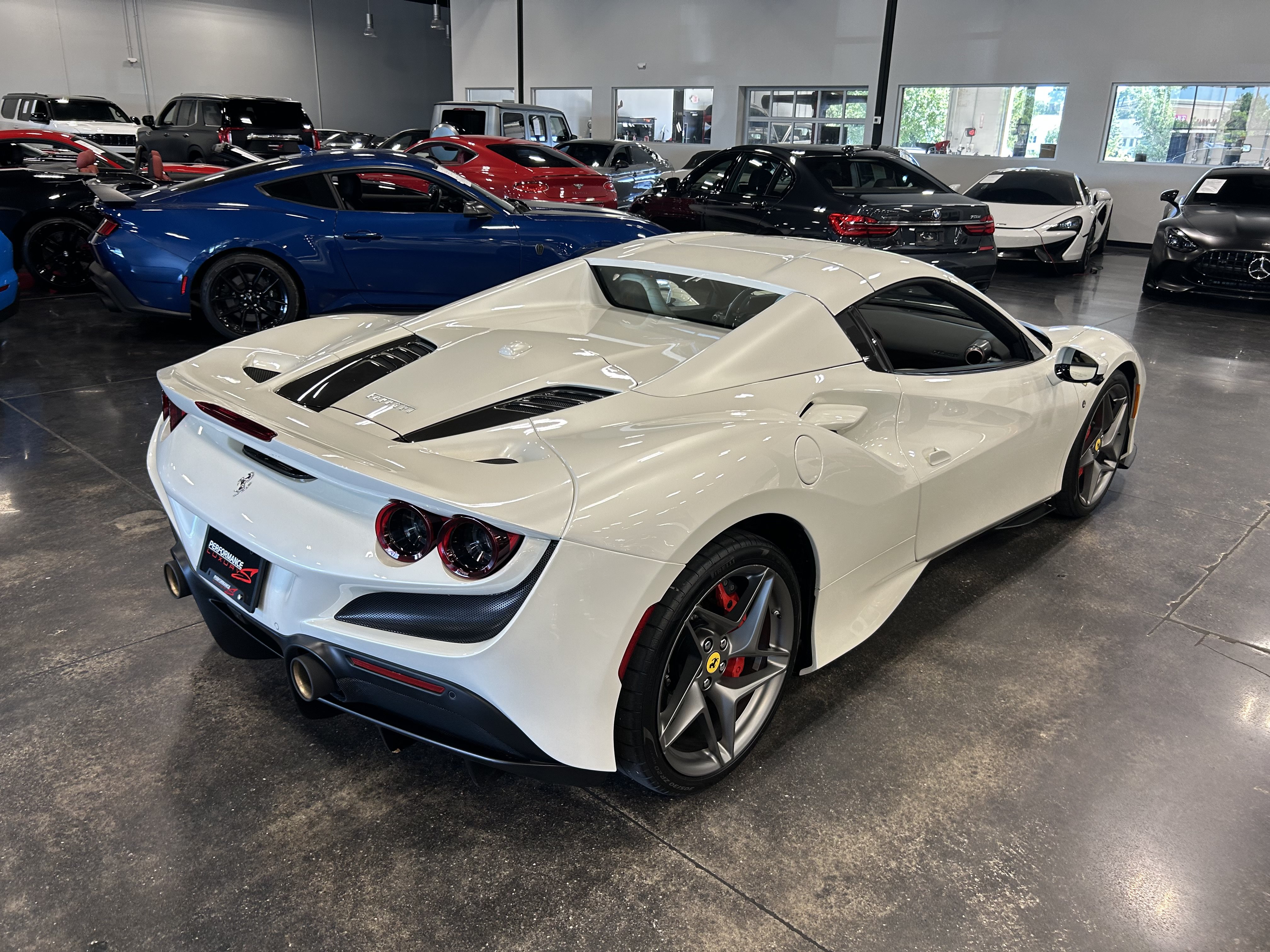 Used 2022 Ferrari F8 Tributo RWD image 3