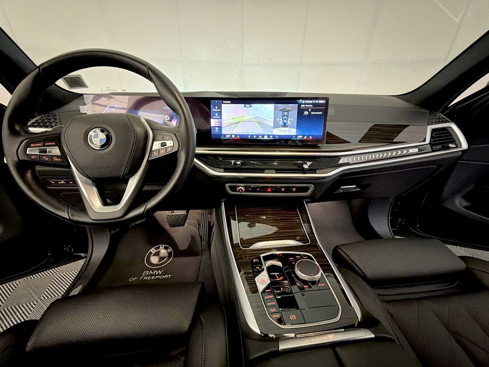Used 2024 BMW X5 xDrive40i w/ Parking Assistance Package AWD/4WD image 15