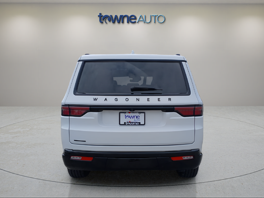 Used 2023 Jeep Wagoneer Series II AWD/4WD image 5