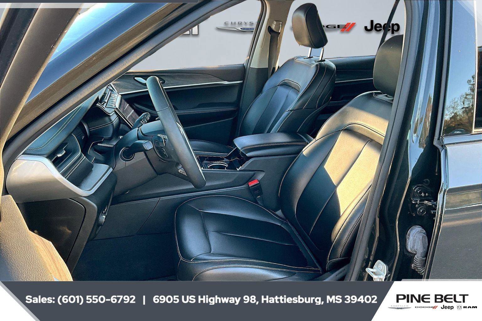 Used 2023 Jeep Grand Cherokee L Limited image 17