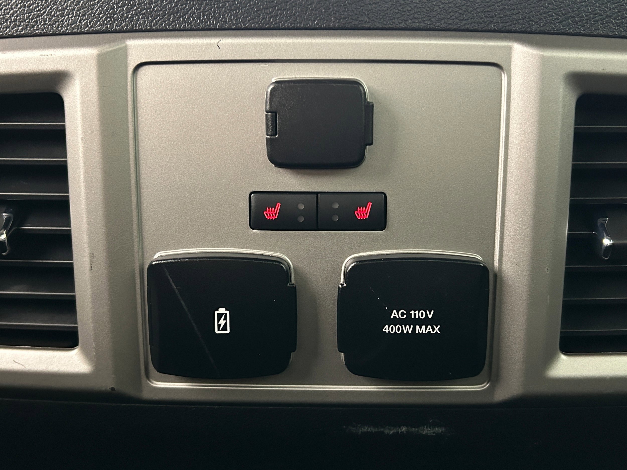 Used 2018 Ford F150 Lariat w/ Equipment Group 502A Luxury AWD/4WD image 32