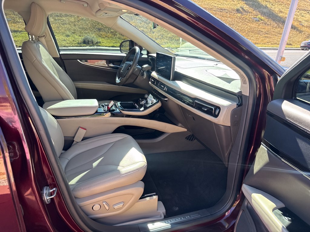 Used 2022 Lincoln Nautilus AWD w/ Premium Package image 29