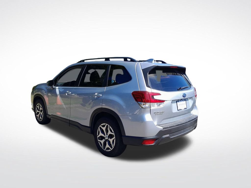 Used 2022 Subaru Forester Premium AWD/4WD image 6