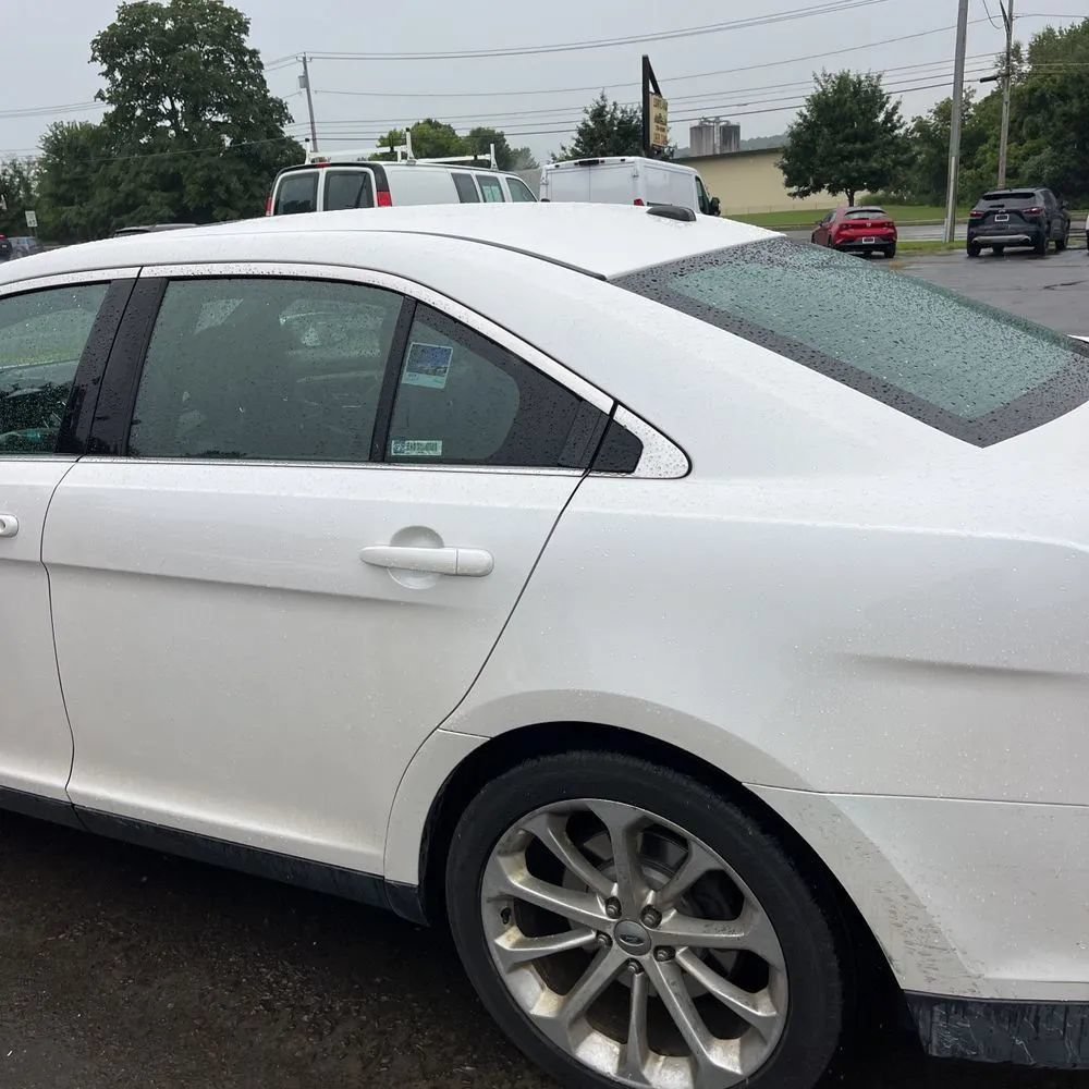 Used 2013 Ford Taurus Limited AWD/4WD image 6