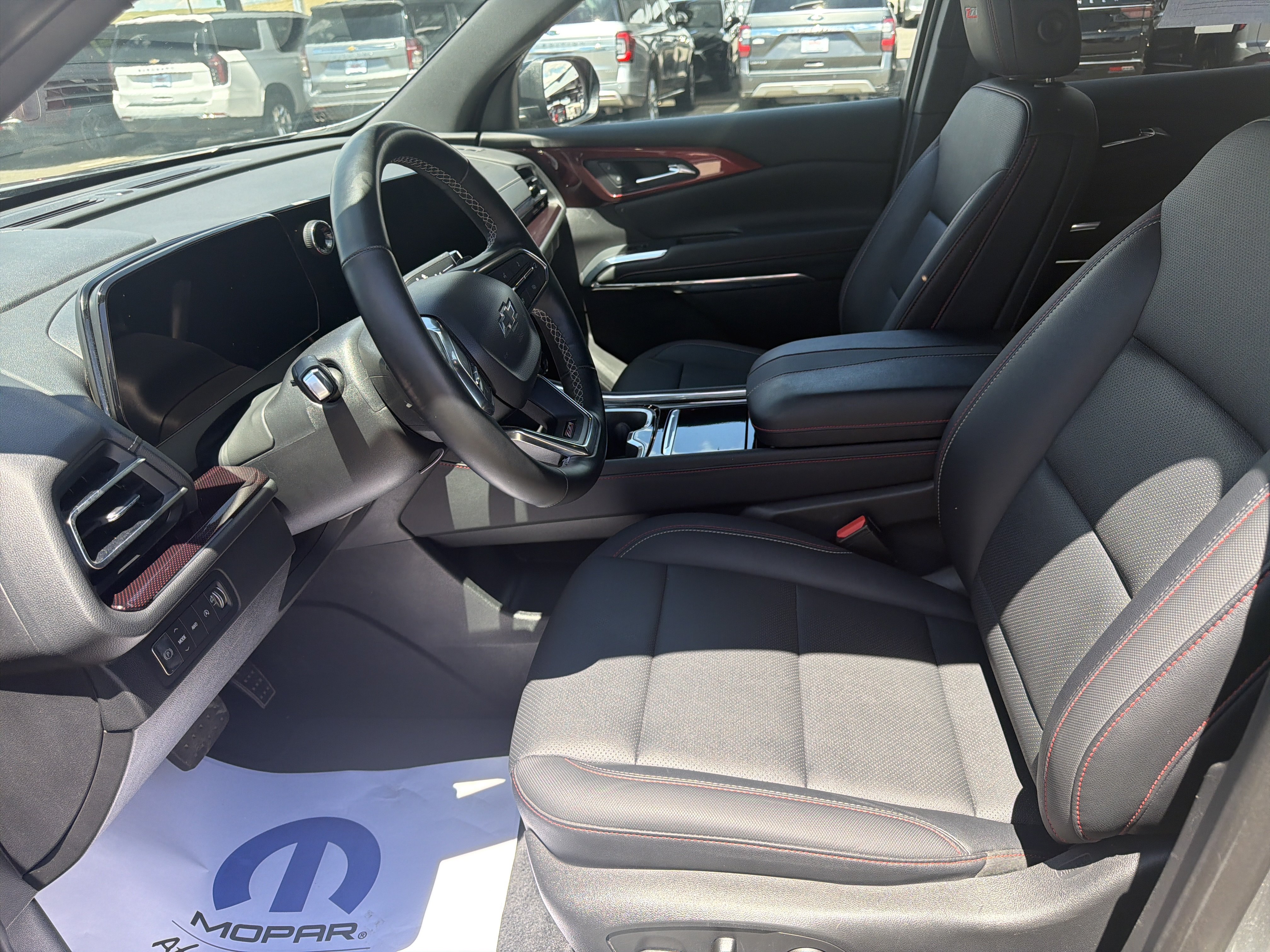 Used 2025 Chevrolet Traverse Z71 AWD/4WD image 19