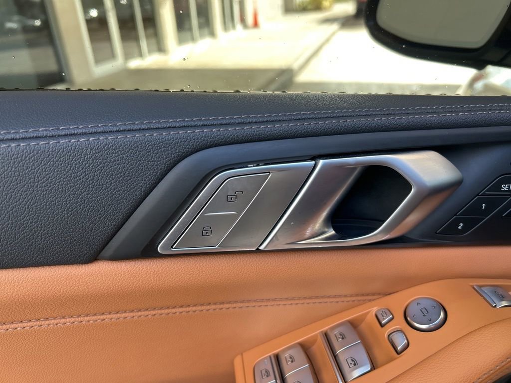 Used 2022 BMW X7 xDrive40i w/ M Sport Package image 58