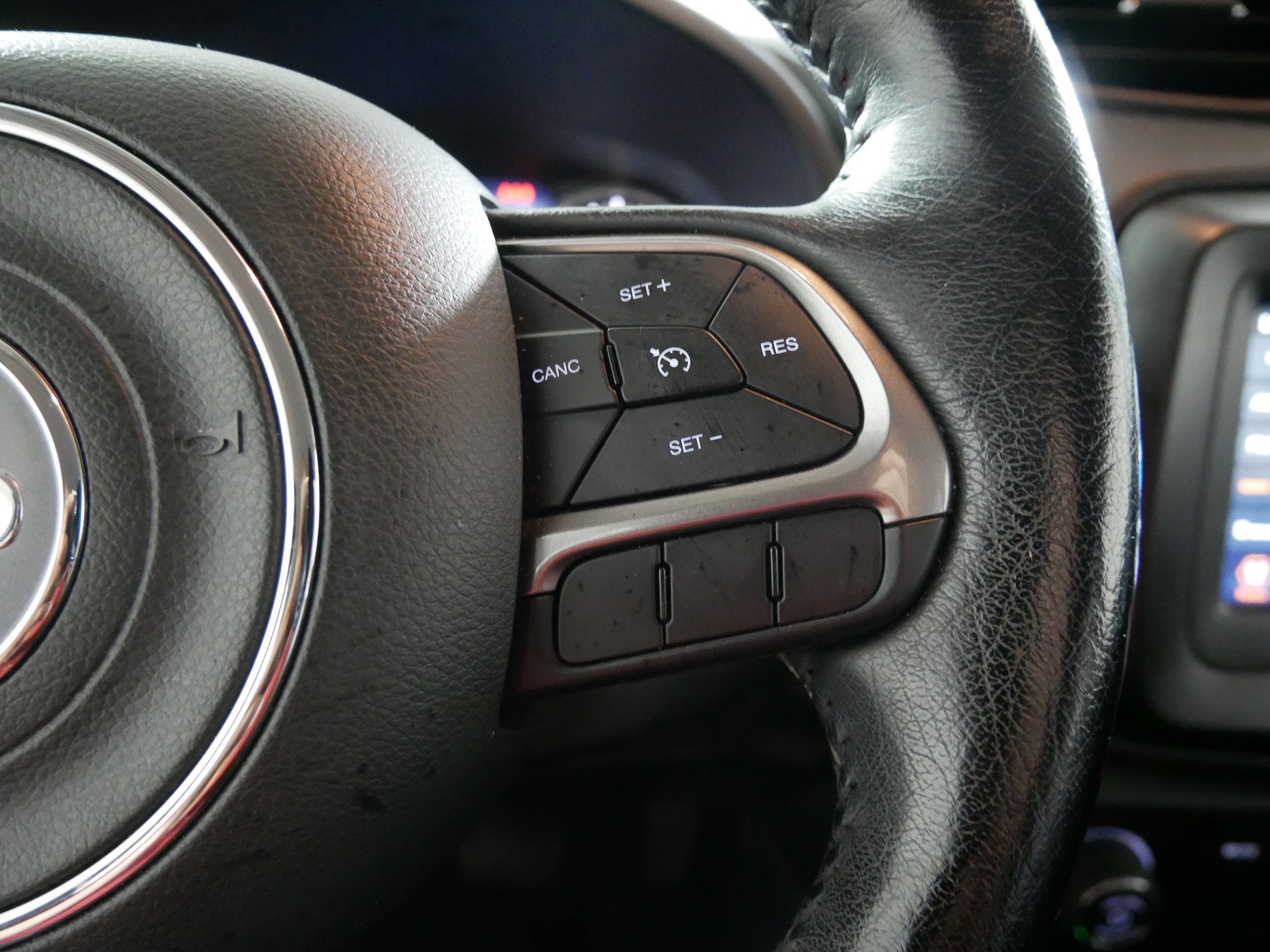 Used 2019 Jeep Renegade Limited AWD/4WD image 28