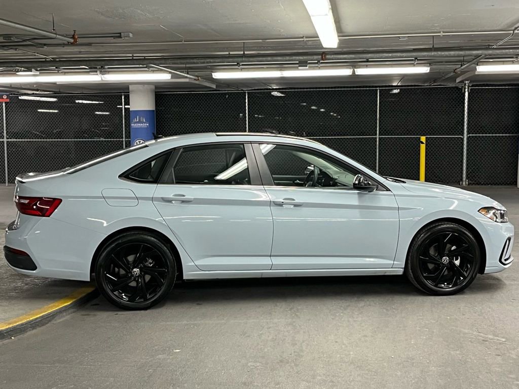 New 2026 Volkswagen Jetta SE FWD image 38