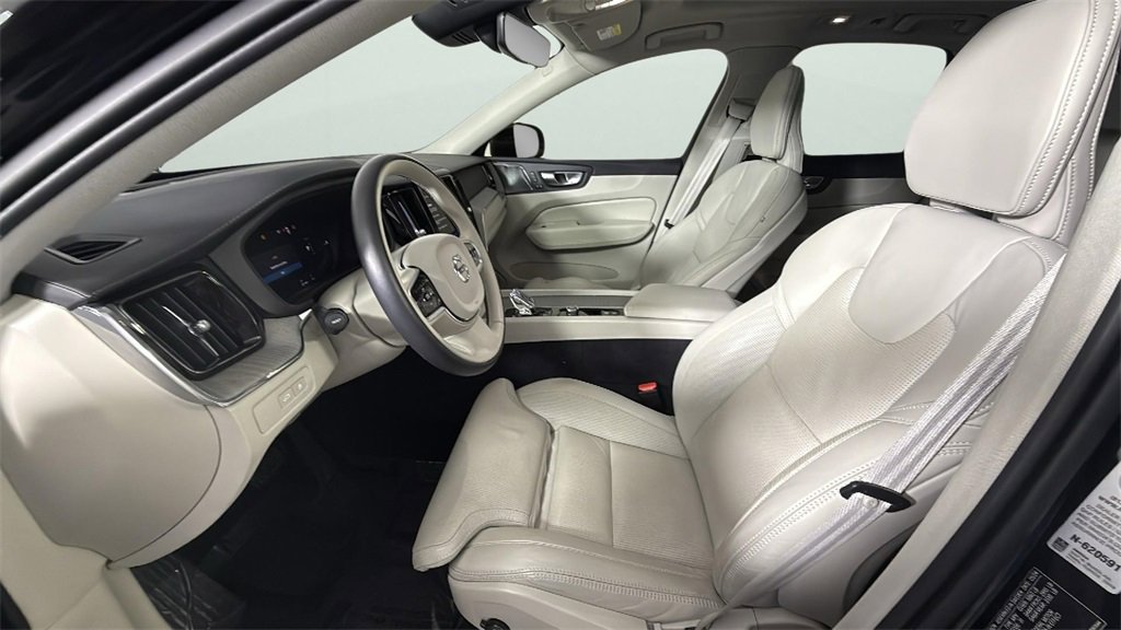 Used 2025 Volvo XC60 T8 Ultra w/ Protection Package Premier image 17