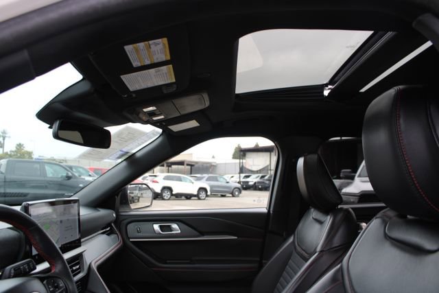 Used 2025 Ford Explorer ST-Line w/ Premium Package AWD/4WD image 32