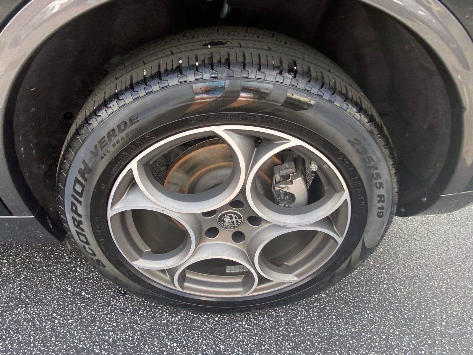 Used 2024 Alfa Romeo Stelvio Ti image 20