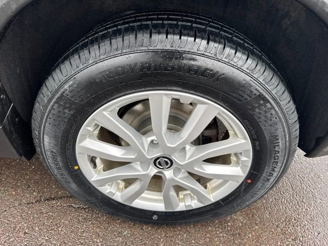 Used 2017 Nissan Rogue SV AWD/4WD image 30